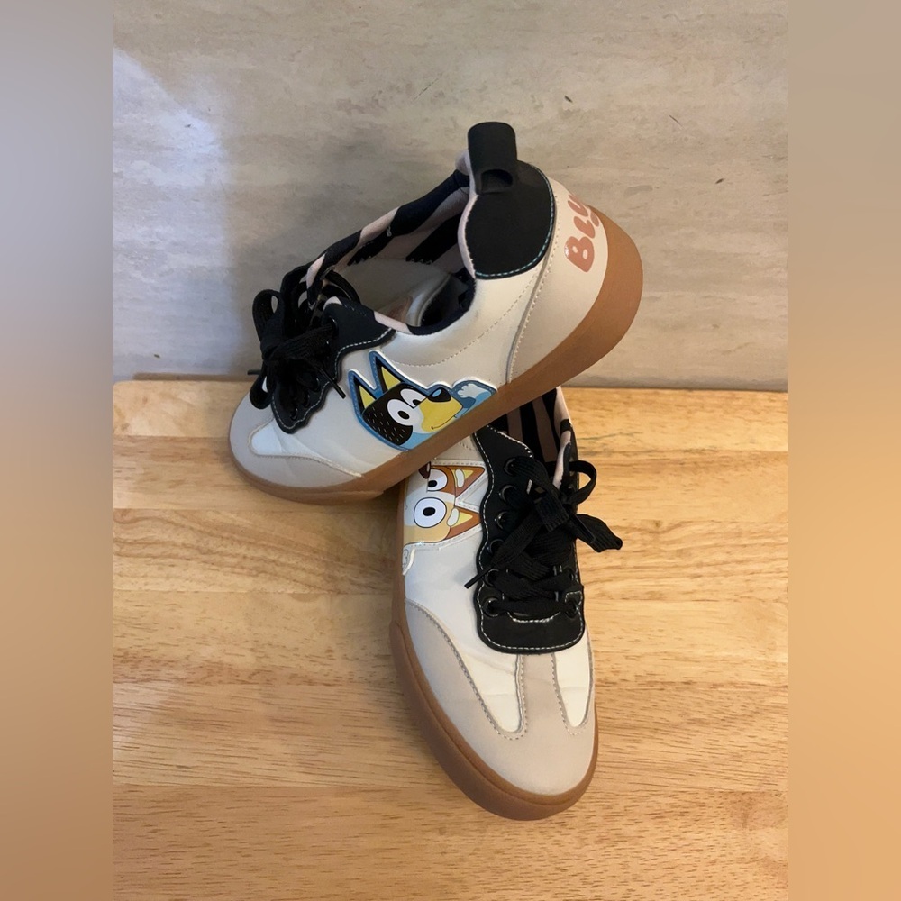 Bluey Men's Low Top Laced Sneakers